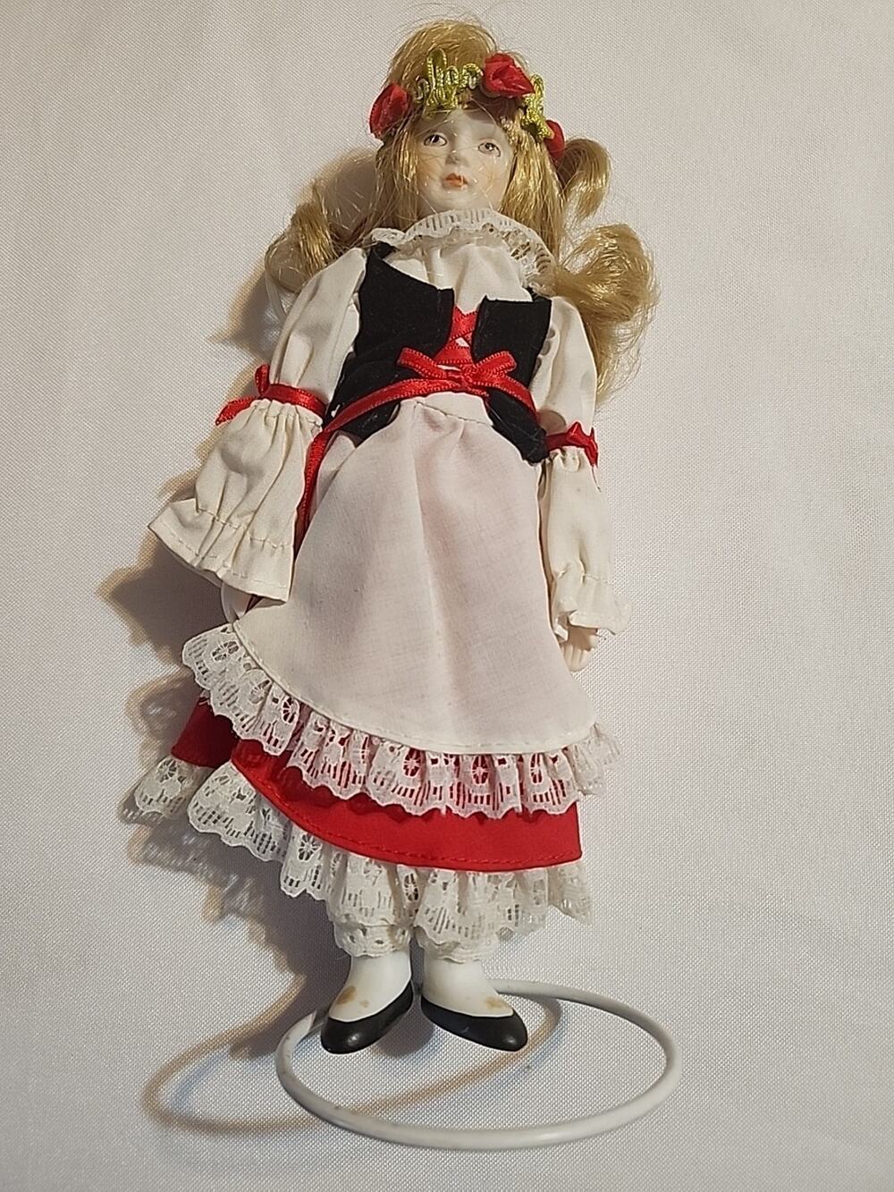 Rare International Poland Doll Markishka By Russ Berrie 8.5" Vintage Porcelain